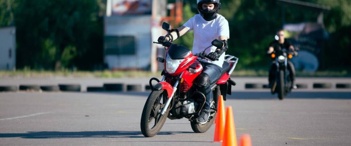 ADOBESTOCK_516193873 1140X475 | Auto-Ecole Descours Permis et formation moto et scooter à Épinal Remiremont 0